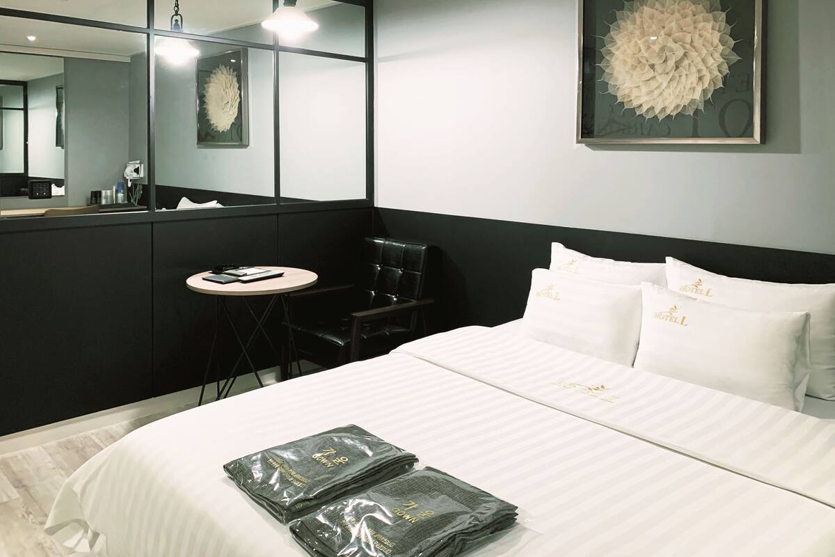 Standard Room | Free WiFi, bed sheets