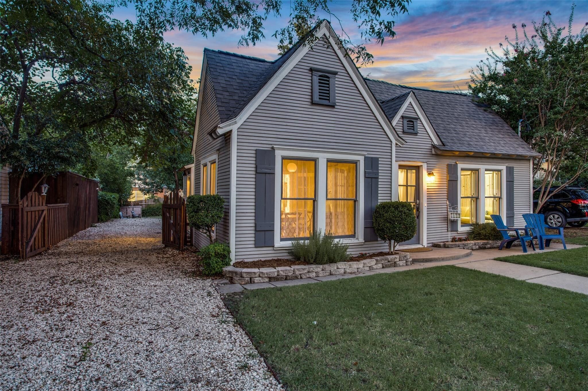 Quaint Cottage in **Historic Downtown McKinney**