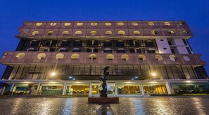 Front of property – evening/night - Hotel Fuse Rayong (Rayong)