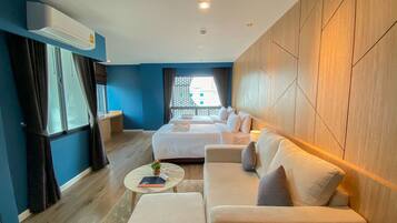 Grand Deluxe | Frette Italian sheets, premium bedding, in-room safe, blackout drapes