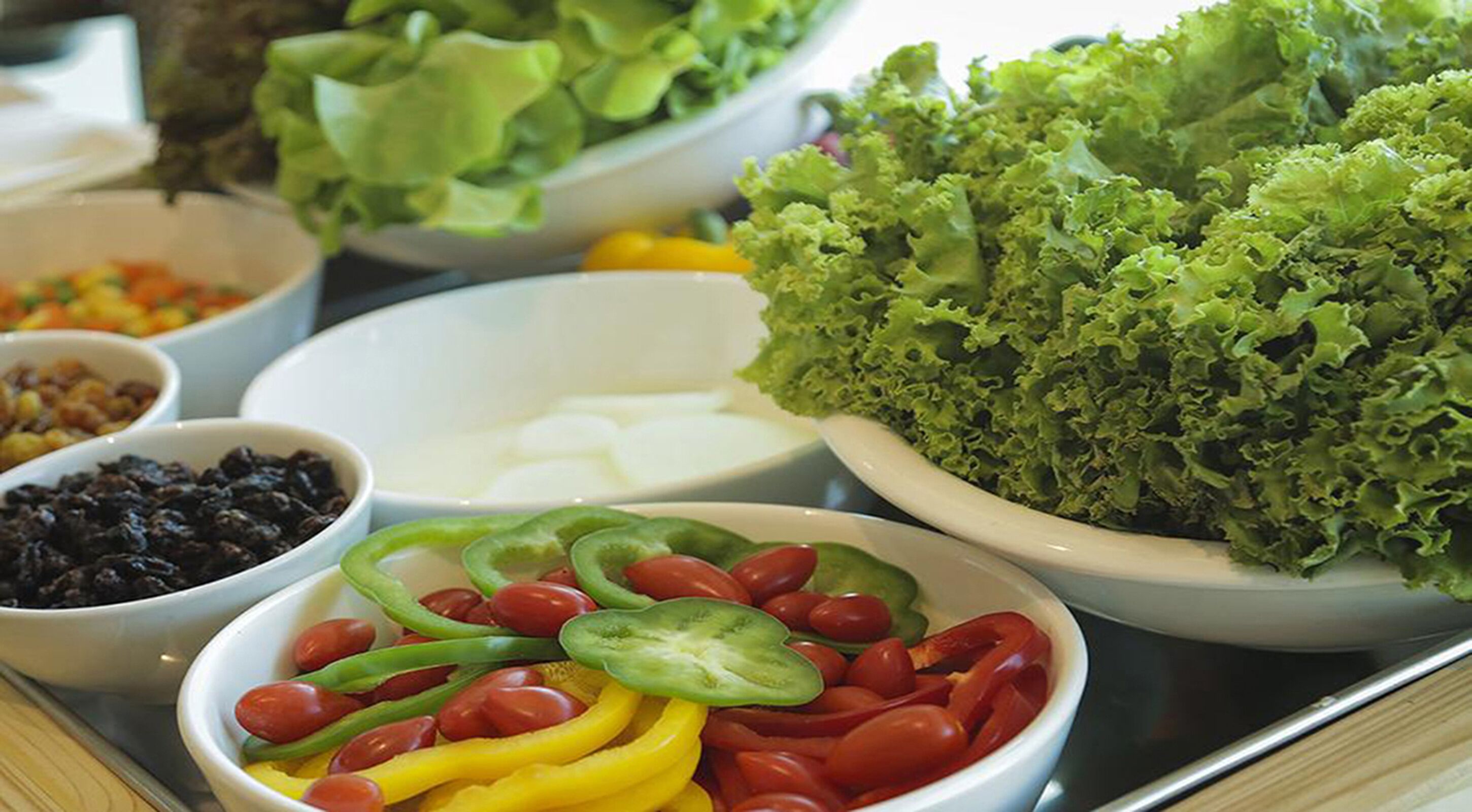 Desayuno buffet diario (THB 230 por persona)