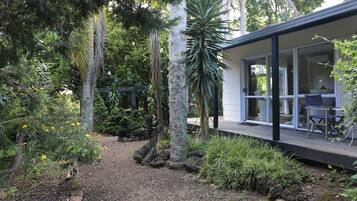 Dove (Attached unit to main house) | Terrace/patio