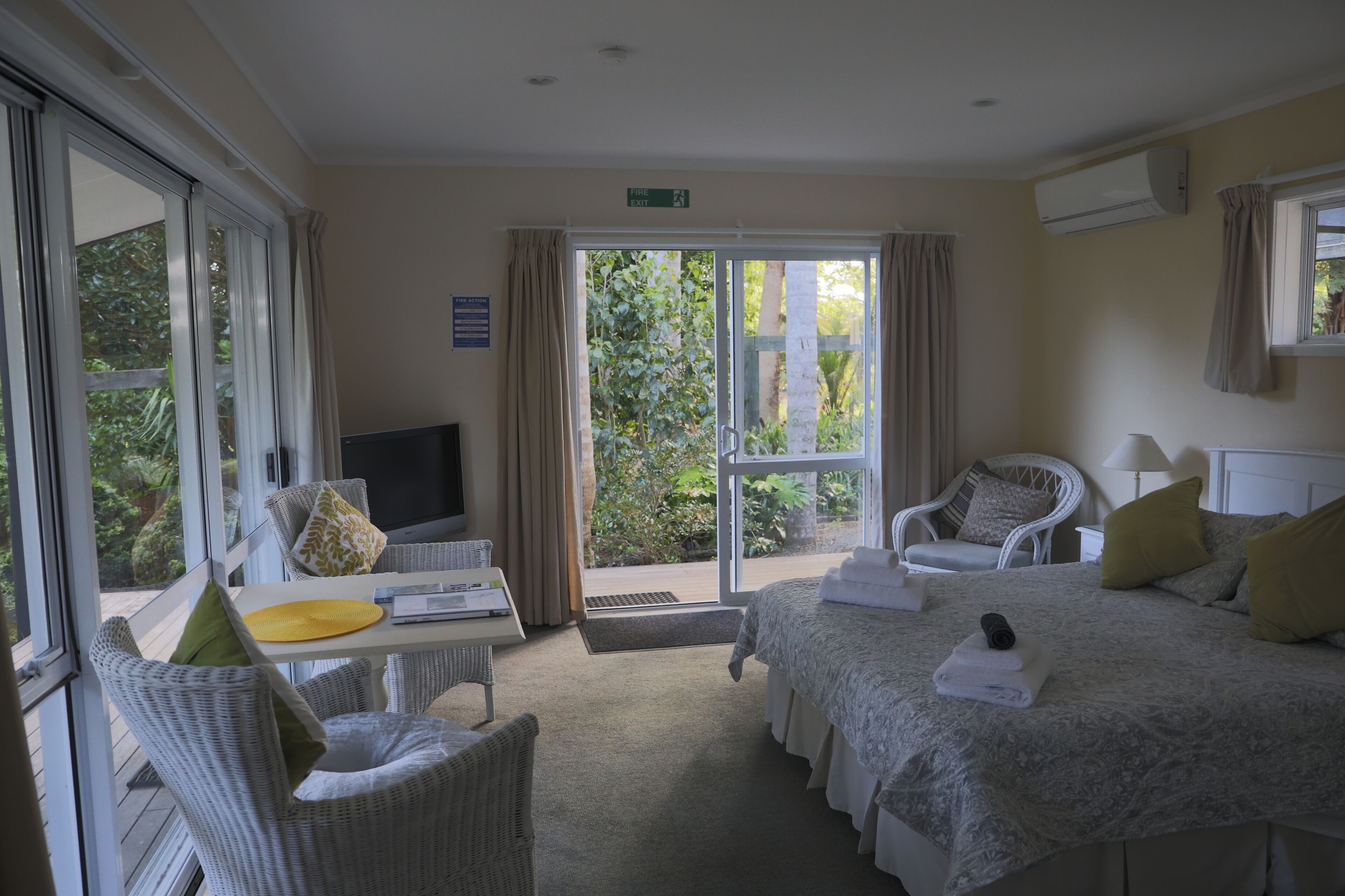 Dove (Attached unit to main house) | Living area