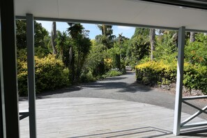 Palm - 2 Bedroom Cottage | Balcony view - Central Cottages (Kerikeri)