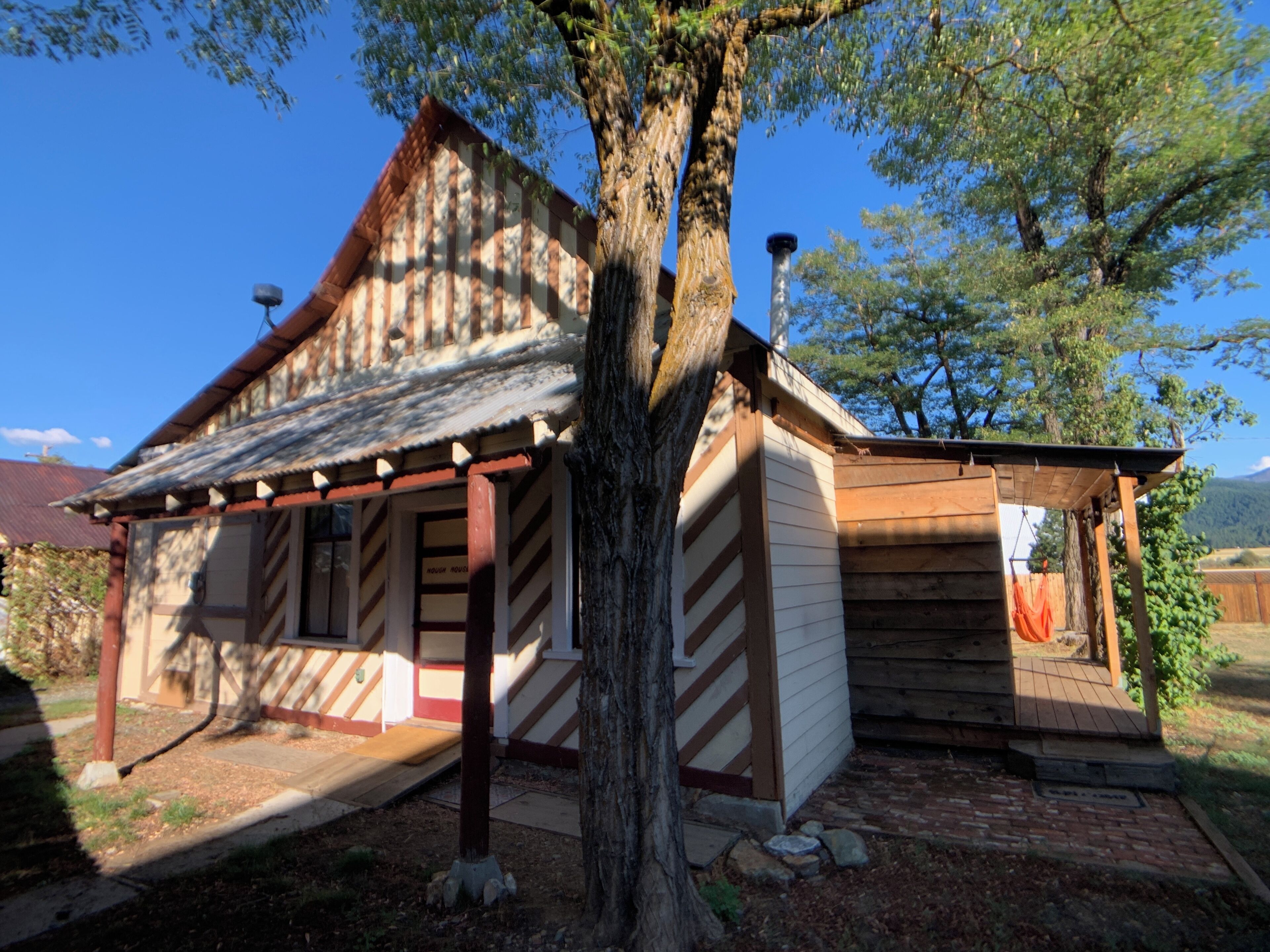 Vintage Timber Barn with High Sierra Views