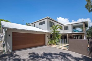Exterior - Pandanus Beach House - Sunrise beach (Sunrise Beach)