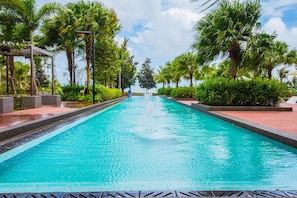 4 piscinas externas