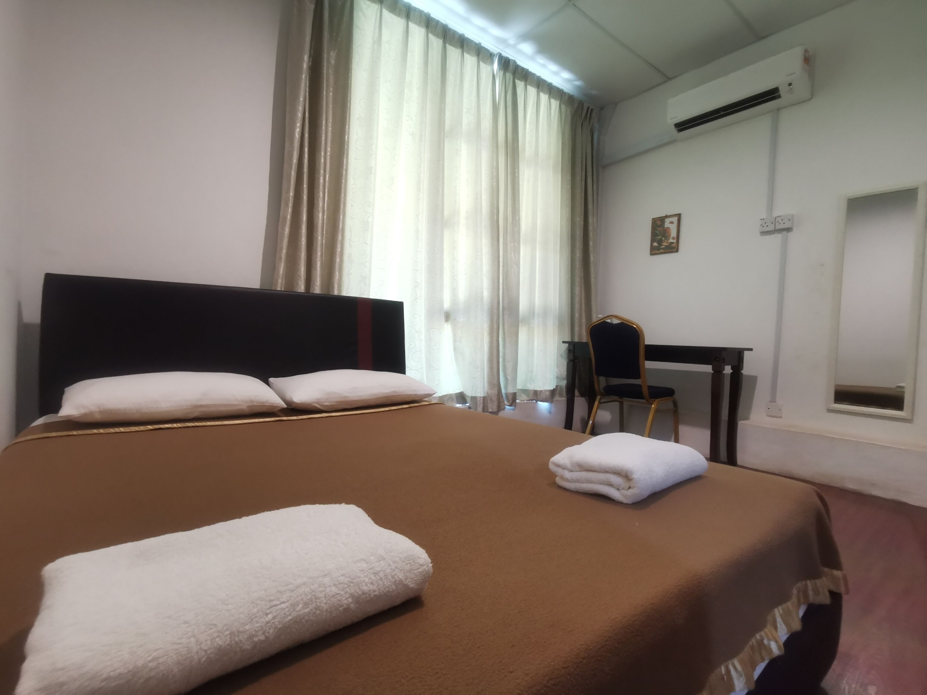 Standard-Doppelzimmer | Schreibtisch, kostenloses WLAN