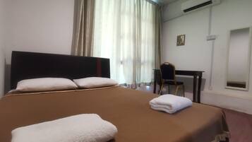 Standard-Doppelzimmer | Schreibtisch, kostenloses WLAN