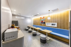 Free daily self-service breakfast  - Brown Dot Hotel Sasang Renecite (Busan)