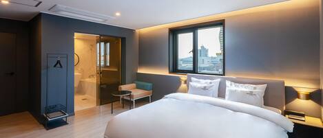 Standard Double Room | Minibar, desk, soundproofing, free WiFi