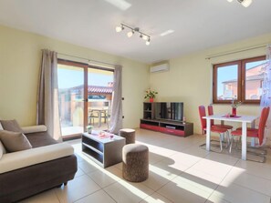 TV - Linden Tree by Interhome (Pula)