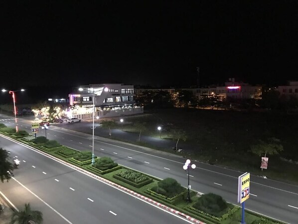 Parking - BLUE SEA PHU YEN HOTEL (Binh Kien)