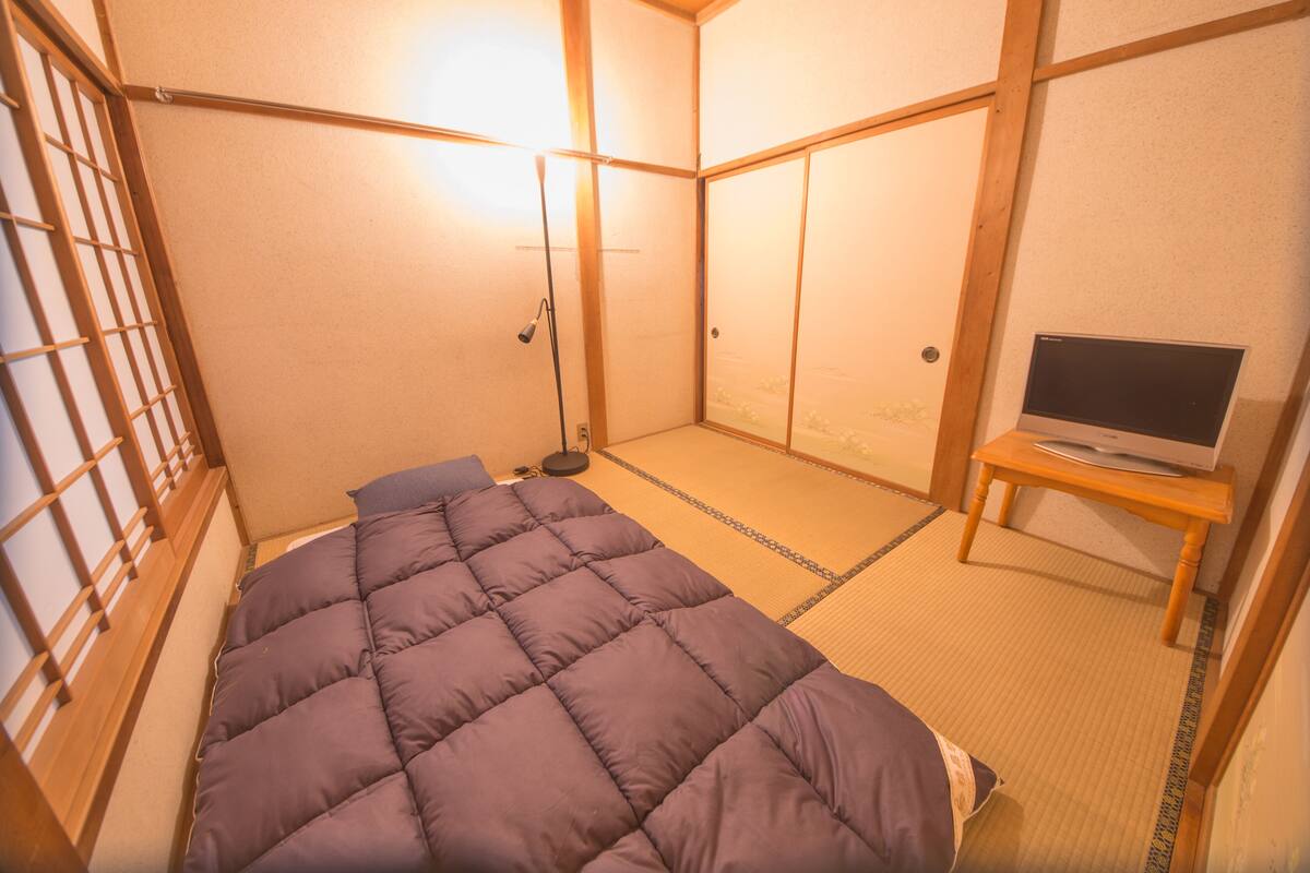KAWASAKI (Japanese Twin Room) | WiFi (free)