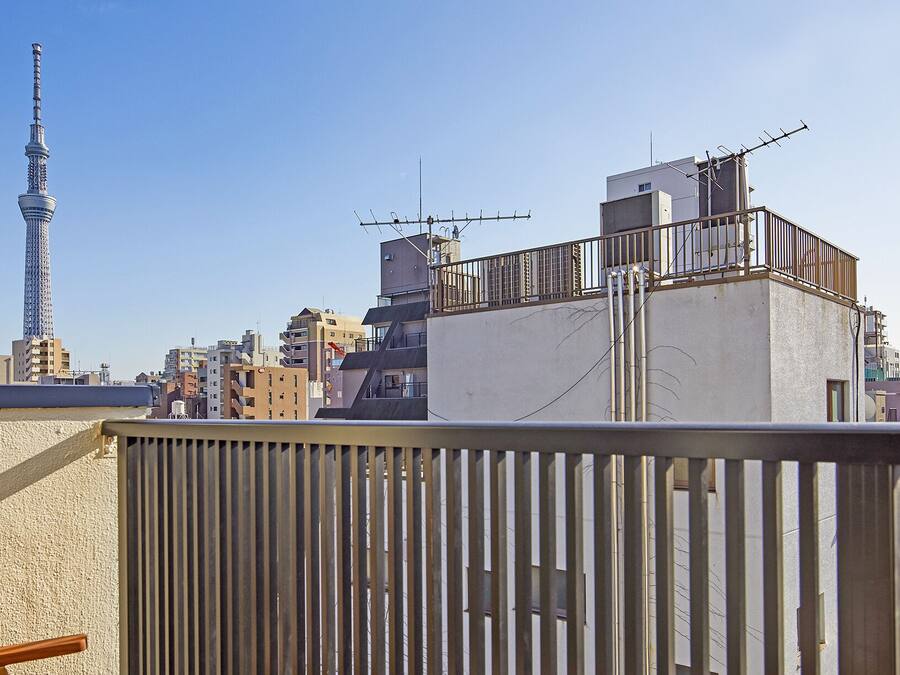 Superior Twin Room with City View | Balcony