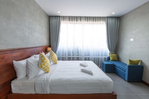 Deluxe Double Room | Desk, iron/ironing board, free WiFi, bed sheets