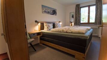 1 bedroom, in-room safe, free WiFi, bed sheets