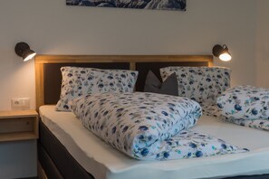 Classic Condo, 3 Bedrooms, Terrace, Mountain View | In-room safe, free WiFi, bed sheets
