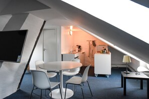 Studio | Dining - Studio Apartment in Christianshavn (Copenhagen)