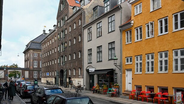 Property entrance - Beautiful 3-bedroom Apartment in a Lovely Neighborhood of Christianshavn (Copenhagen)