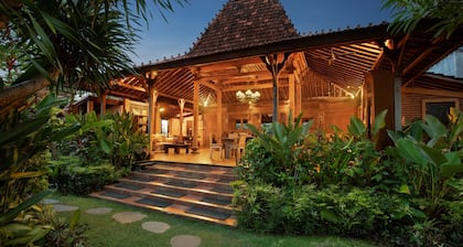 Mahe Garden Inn and Villas