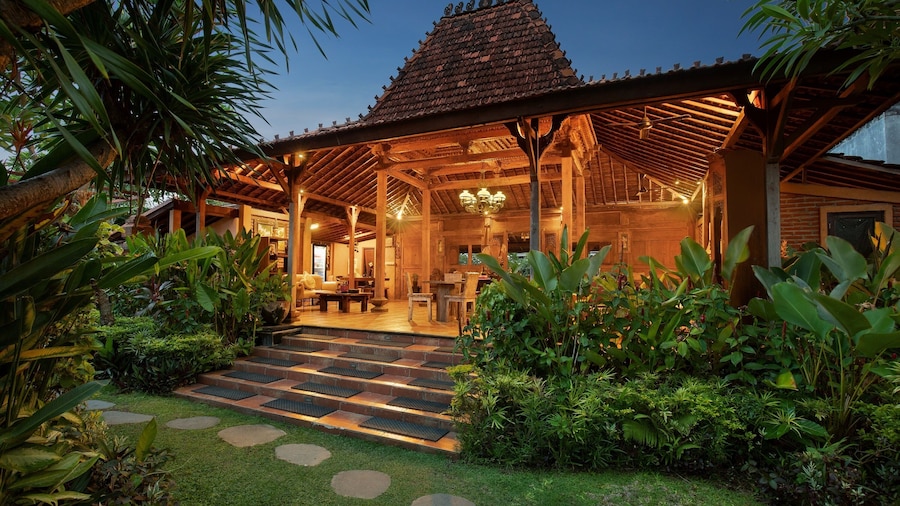 Mahe Garden Inn and Villas