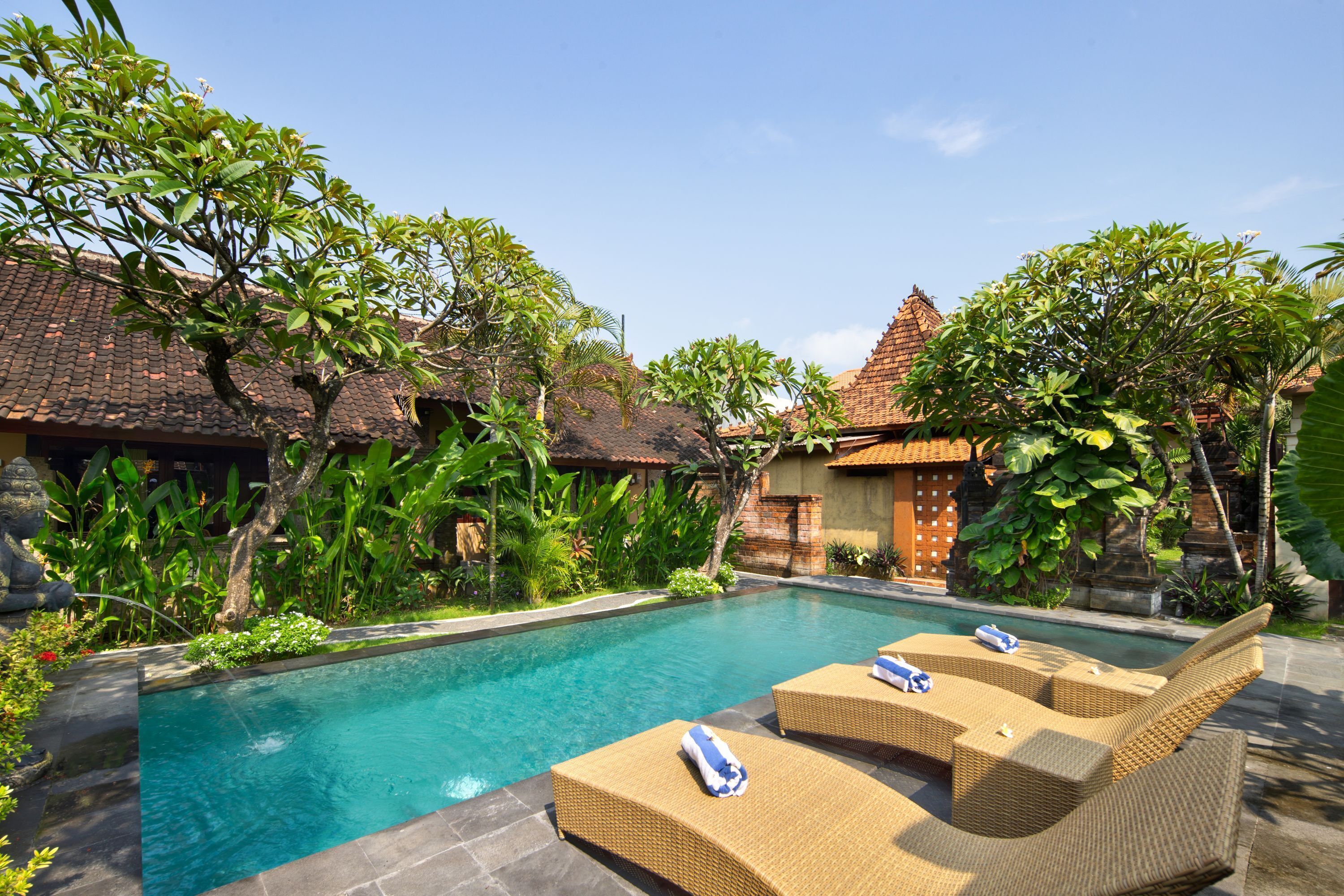 Kolam renang outdoor