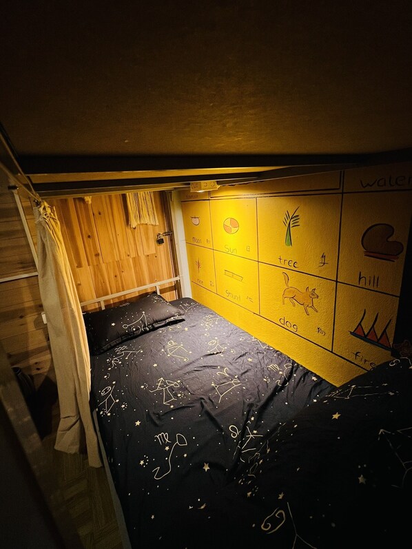 Bed in 6-Bed Mixed Dormitory | Premium bedding, pillowtop beds, individually decorated, desk