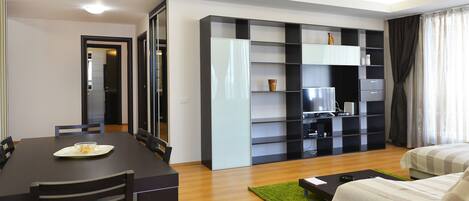 2 habitaciones, tabla de planchar con plancha, wifi y ropa de cama