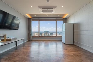 ห้องพัก (101_Family (Ocean view))