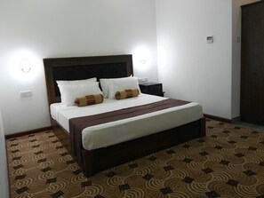 Superior Double Room | In-room safe, iron/ironing board, free WiFi, bed sheets