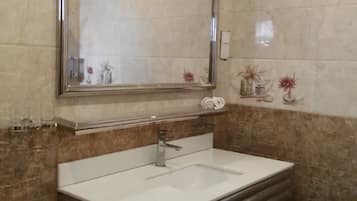 Superior Double Room | Bathroom | Shower, rainfall showerhead, slippers, towels
