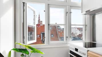 Apartment, 1 Bedroom, City View | Interior
