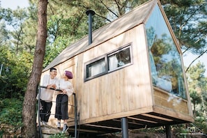 Alpehytte | Sengetøy av topp kvalitet, minibar og individuelt dekorert