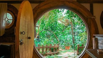 룸 (Hobbit) | 고급 침구, 미니바, 책상, 노트북 작업 공간