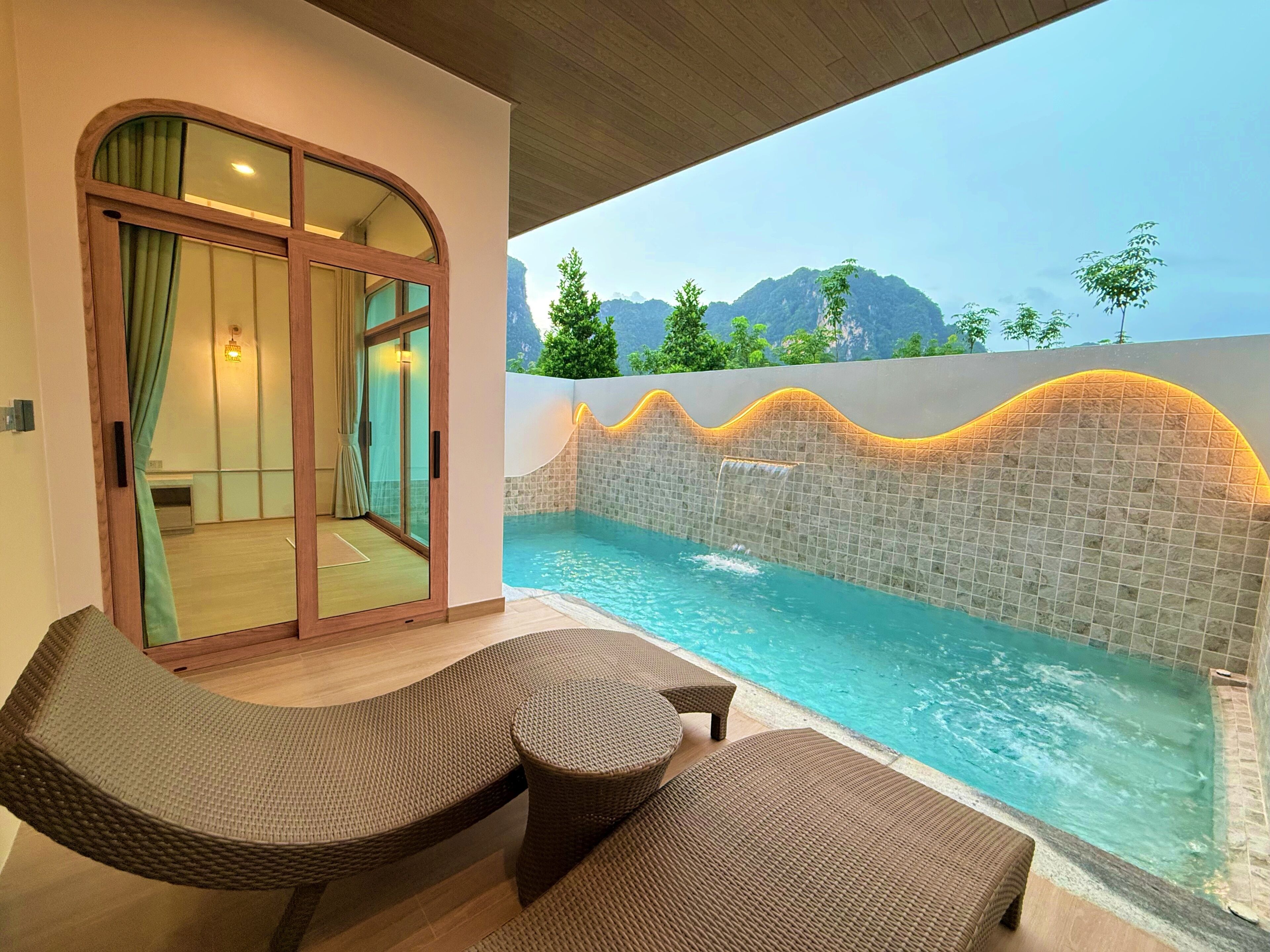 Private pool