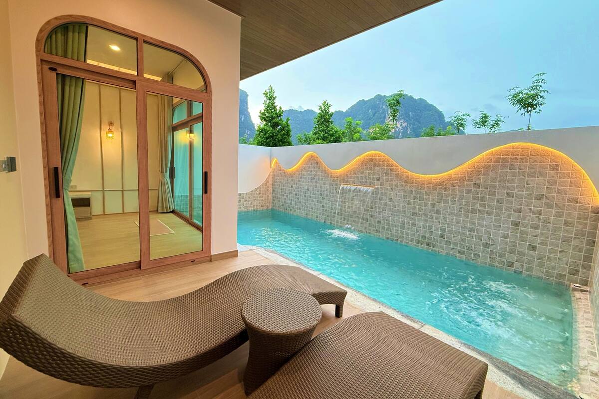 Private pool