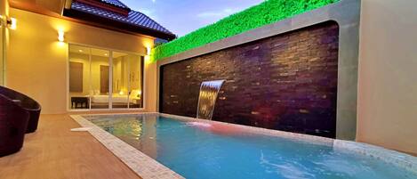 Stórt Deluxe-einbýlishús - 2 svefnherbergi - einkasundlaug | Útilaug