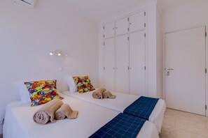 2 chambres, fer et planche Ă repasser, Wi-Fi gratuit, draps fournis