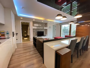 Deluxe Apartment | 2 bedrooms, in-room safe, desk, laptop workspace - Aura Suites (Istanbul)
