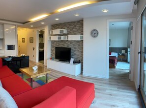 Deluxe Apartment | 2 bedrooms, in-room safe, desk, laptop workspace - Aura Suites (Istanbul)