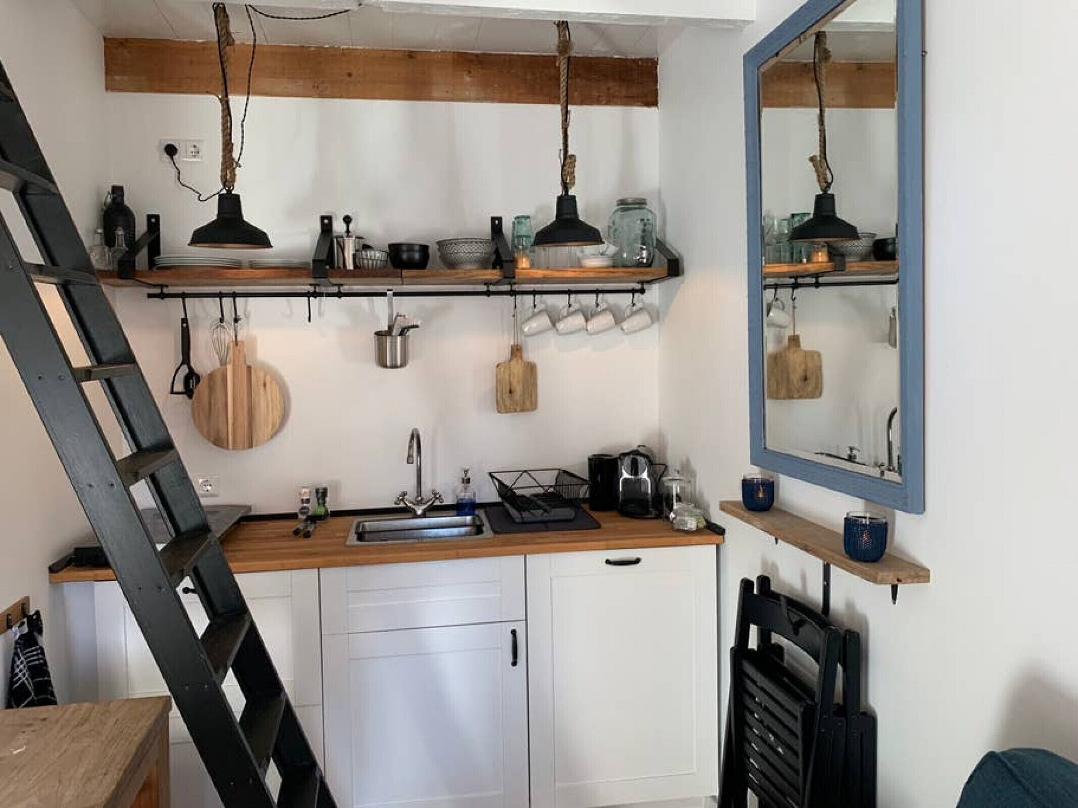 冷蔵庫、電子レンジ、コーヒー / ティーメーカー、電気ポット