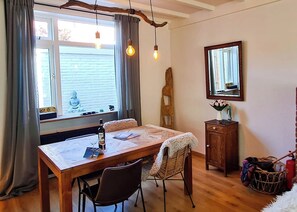 Dining - Strand en vakantiehuis Noordwijk, gratis parkeren. (Noordwijk aan zee)