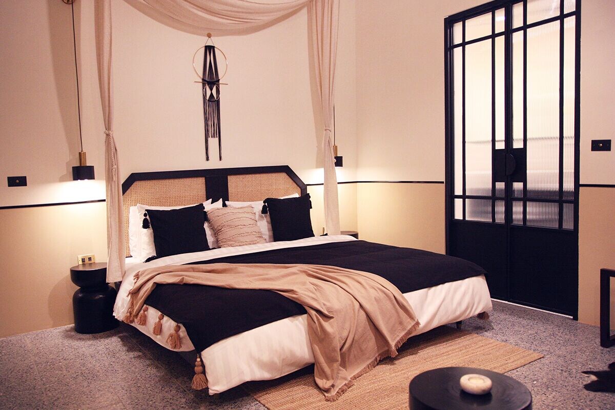 Gallery kamer, 1 kingsize bed, bad, uitzicht op tuin | Luxe beddengoed, donsdekens, een minibar, individueel gedecoreerd
