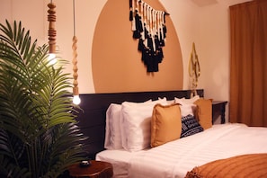 Chambre Élite, 1 très grand lit, baignoire