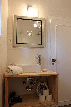 Hair dryer, towels