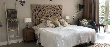 1 habitación, wifi y ropa de cama