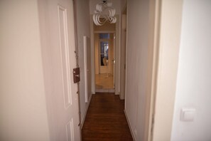 Interior - Bica Yellow Tram Flat (Lisbon)