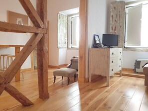 Interior - A Portuguesa, at Bica's Funicular Street (Lisbon)
