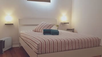 2 bedrooms, iron/ironing board, travel cot, WiFi